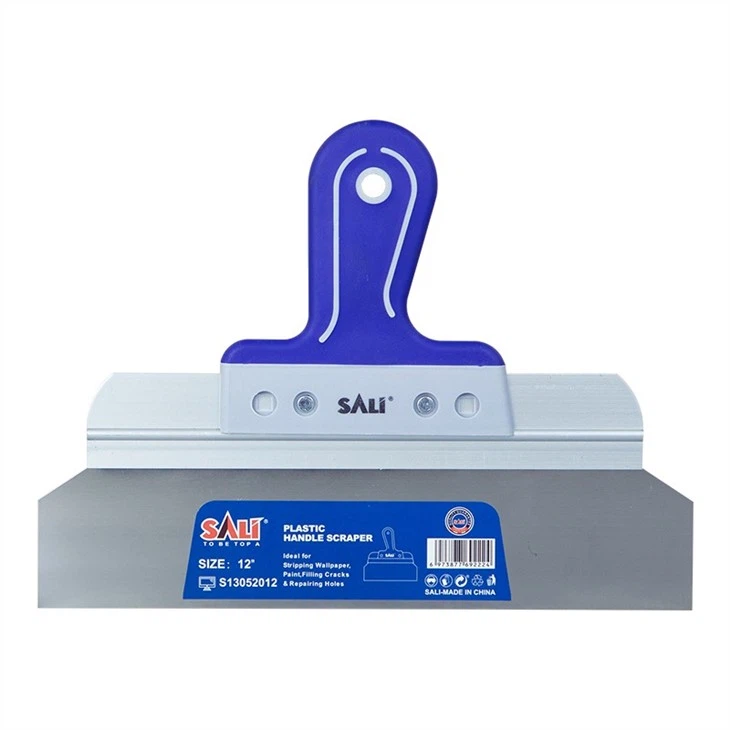 مكشطة بمقبض بلاستيكي