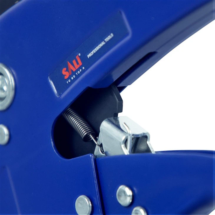 قاطع مواسير بي في سي 63 ملم